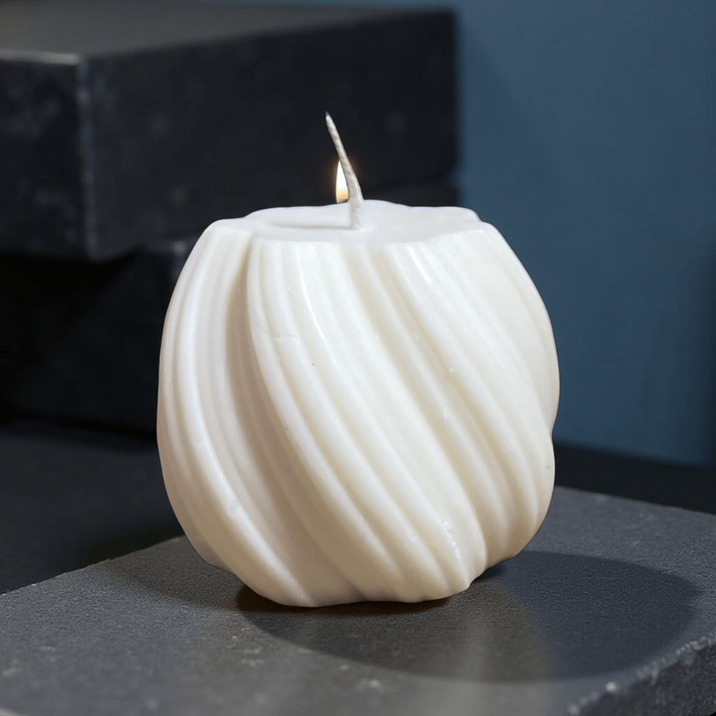 Swirl Candle (Apple Spice) - Chatté Candles