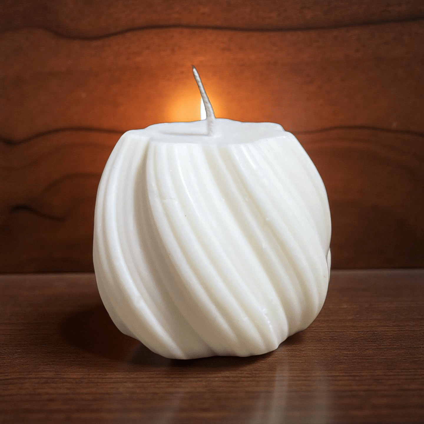 Swirl Candle (Apple Spice) - Chatté Candles