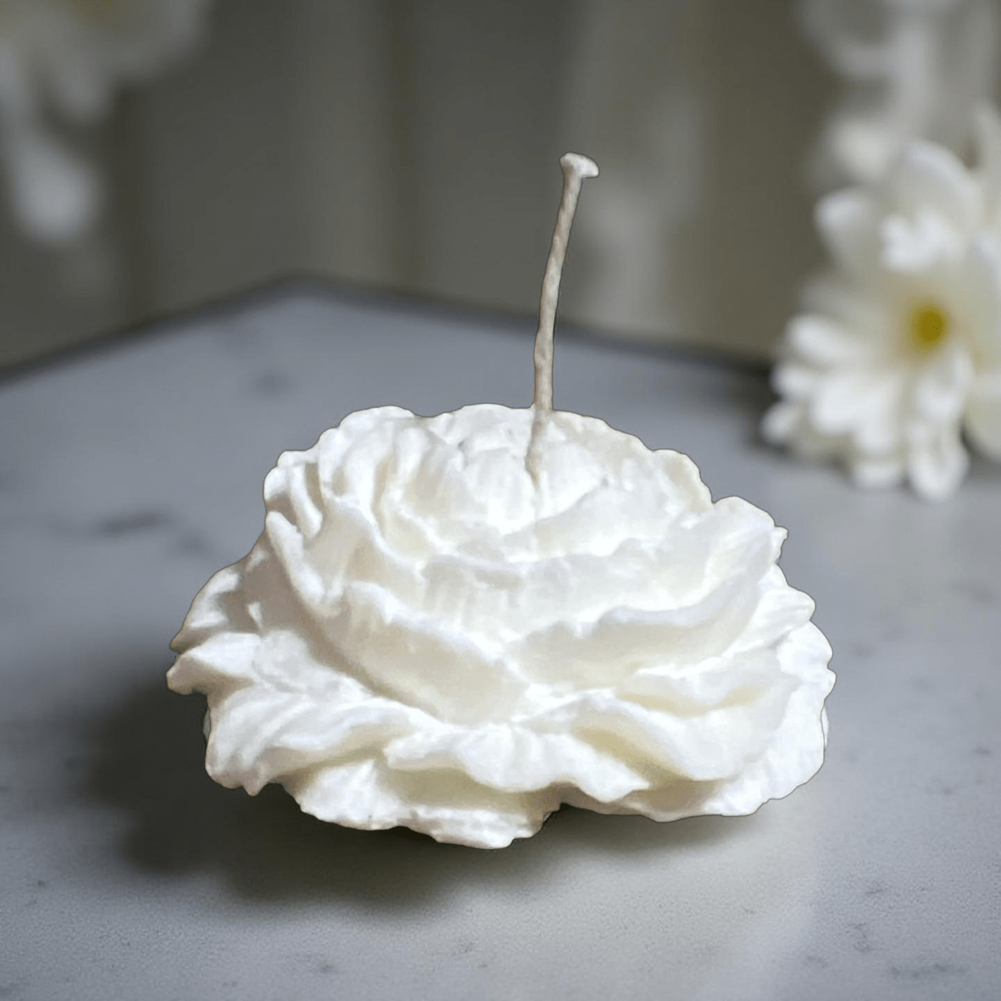 White Rose Candle (middle ) - Chatté Candles