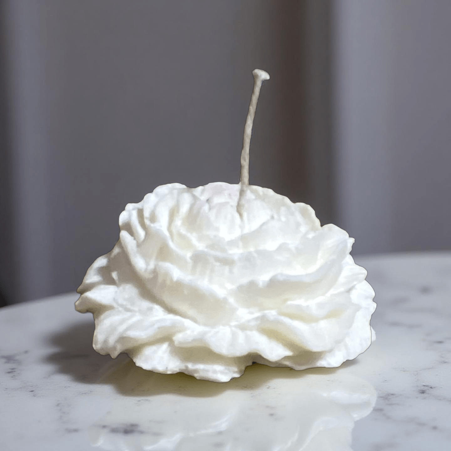 White Rose Candle (middle ) - Chatté Candles