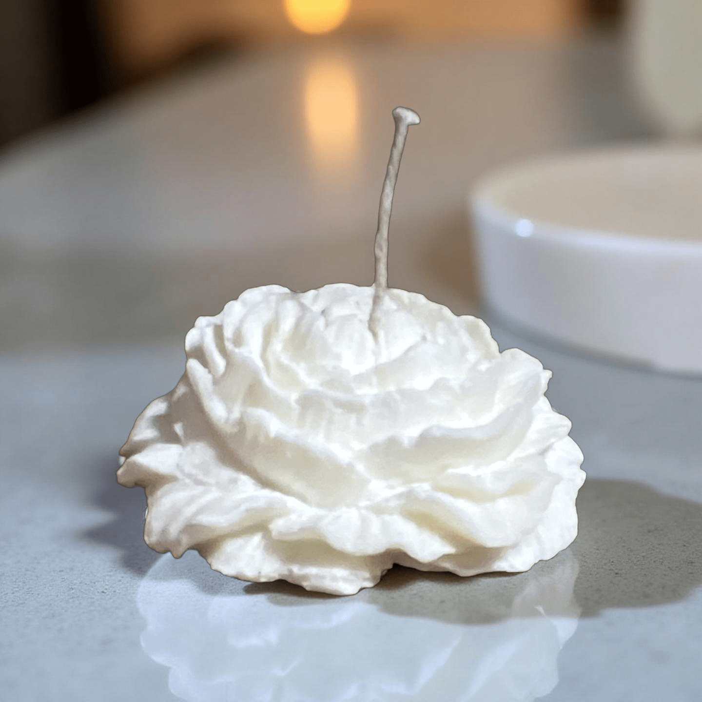 White Rose Candle (middle ) - Chatté Candles